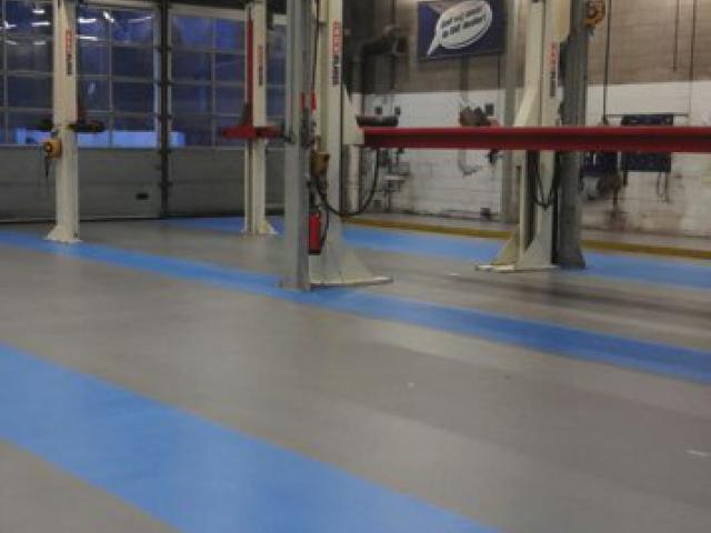 Nieuwe acrylaatvloer bij garage DAF in Zoeterwoude - 4